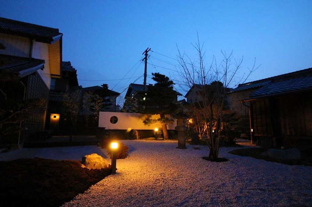 純和風な庭園の設計・デザイン。既存のお庭を大幅にリフォームして匠による外構・庭制作！