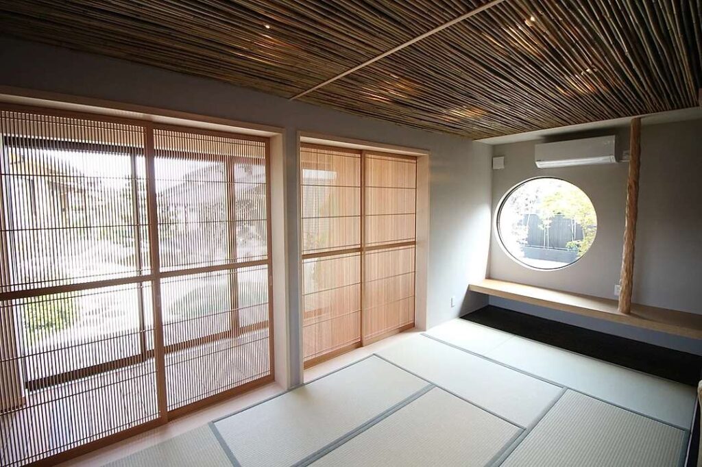 古びた建物を大幅リフォームした和風の施工例。内装から外観まで和モダンへと変化させました。