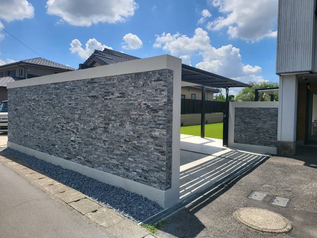 テラスSC、ココスヤシがシンボルツリーの存在感のあるリゾートガーデン